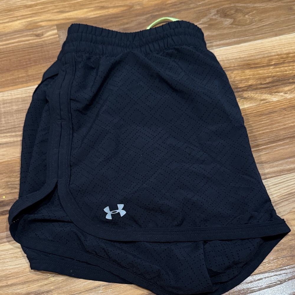 Under Armour Black Performance Shorts Semi Fitted Large